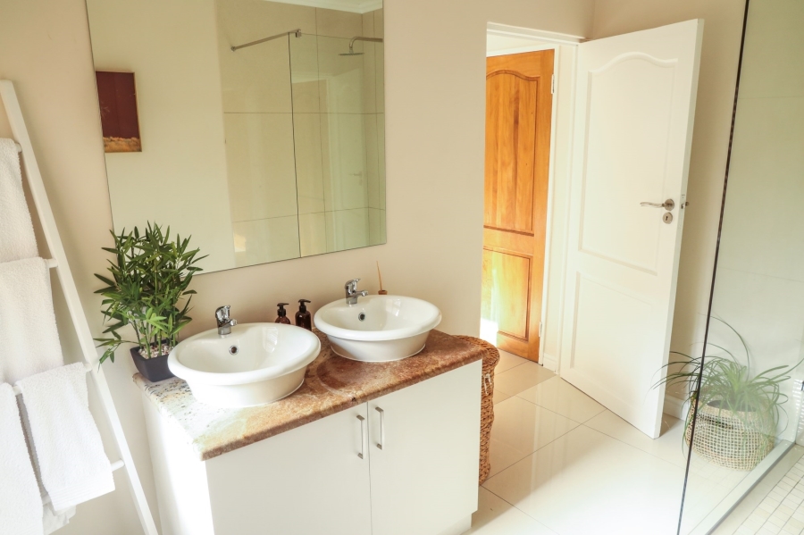 To Let 3 Bedroom Property for Rent in Flamingo Vlei Western Cape
